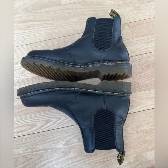 Dr. Martens AirWair woman sz11 or 43 euro shoe size. In great preowned condition - Picture 4 of 10